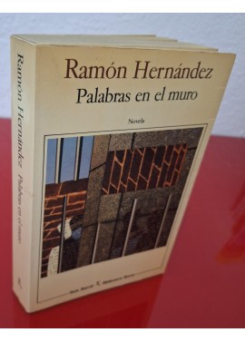 PALABRAS EN EL MURO - HERNÁNDEZ, R.
